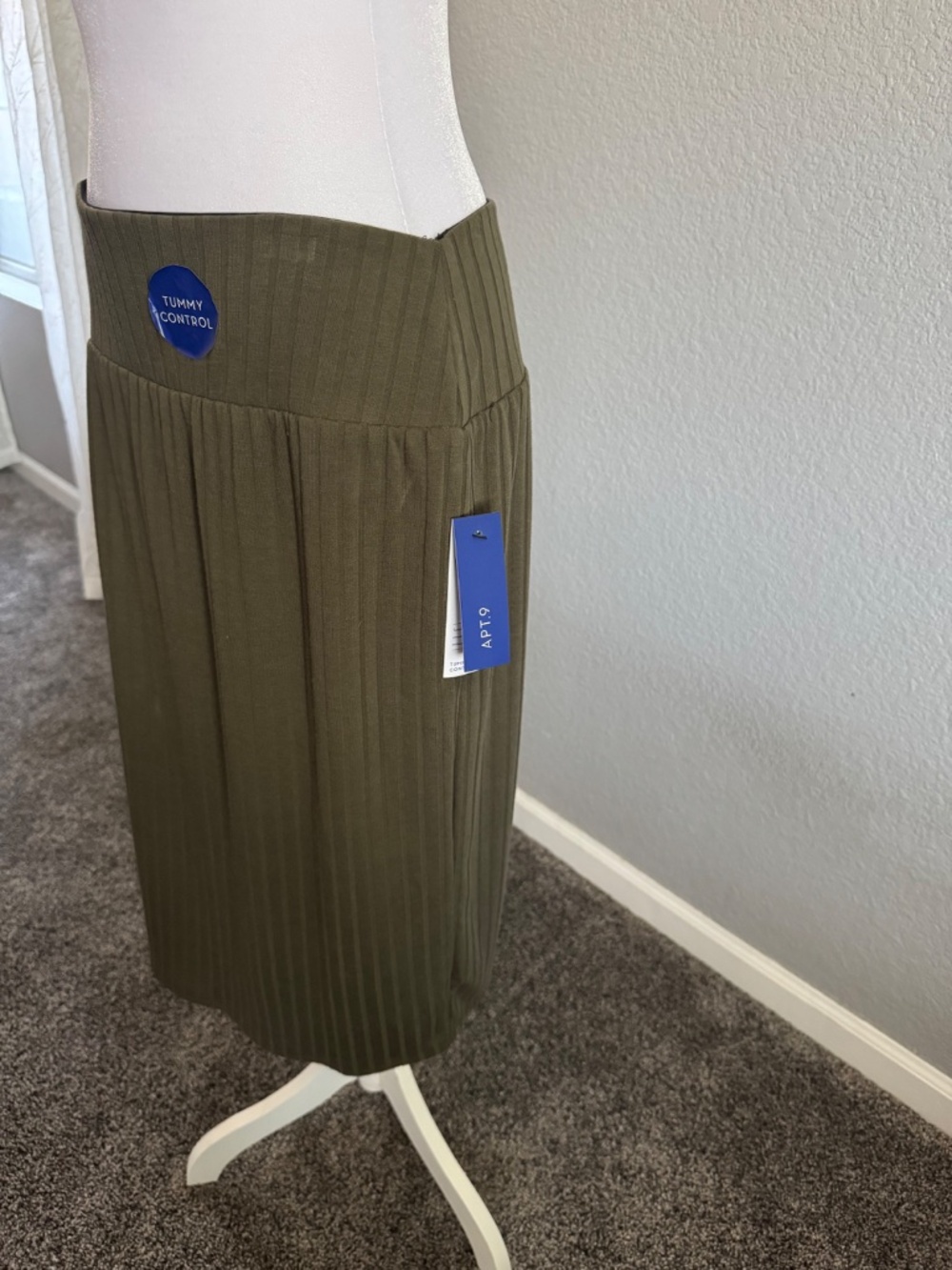 Apt. 9 Tummy Control Pencil Skirt size Large New w/Tags - Picture 4 of 6